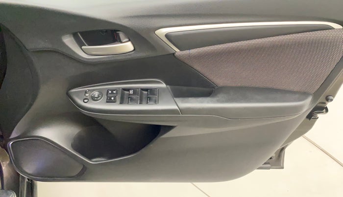 2017 Honda WR-V 1.5L I-DTEC VX MT, Diesel, Manual, 1,00,232 km, Driver Side Door Panels Control