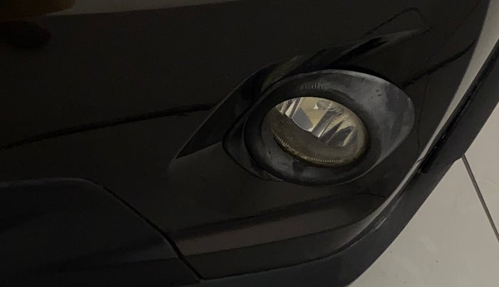 2017 Honda WR-V 1.5L I-DTEC VX MT, Diesel, Manual, 1,00,232 km, Left fog light - Not working
