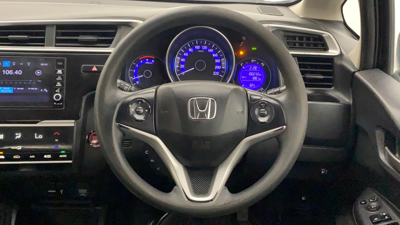 2017 Honda WR-V 1.5L I-DTEC VX MT, Diesel, Manual, 1,00,232 km, Steering Wheel Close Up