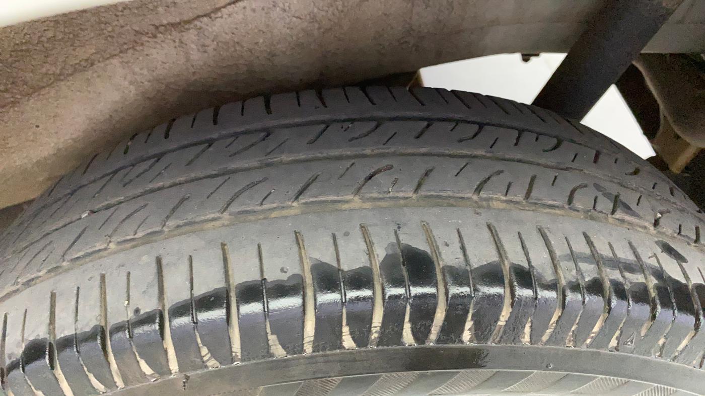 2016 Maruti Wagon R 1.0 VXI AMT, Petrol, Automatic, 53,215 km, Left Rear Tyre Tread