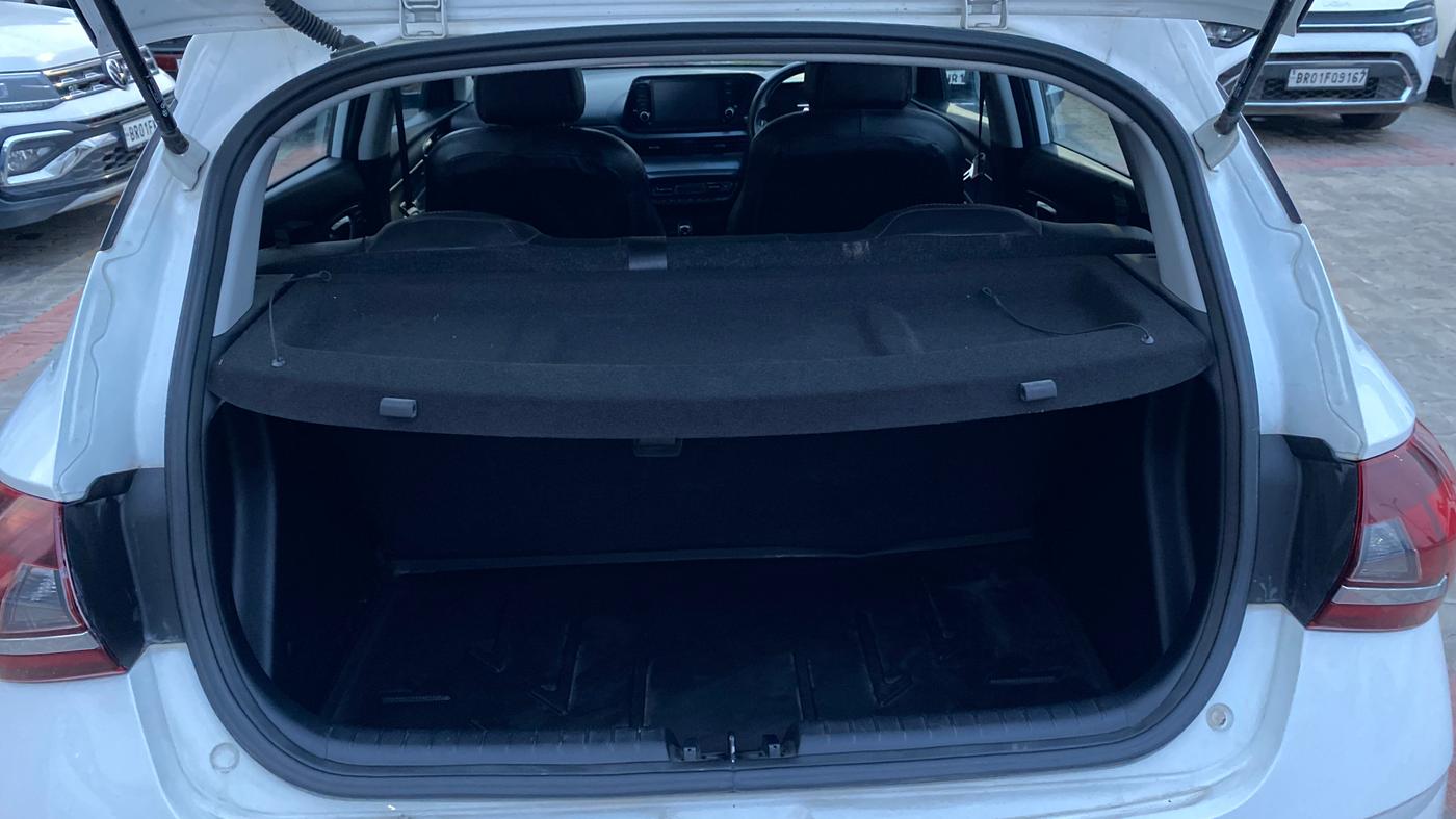 2022 Hyundai NEW I20 Sportz 1.2 IVT, Petrol, Automatic, 20,494 km, Boot Inside