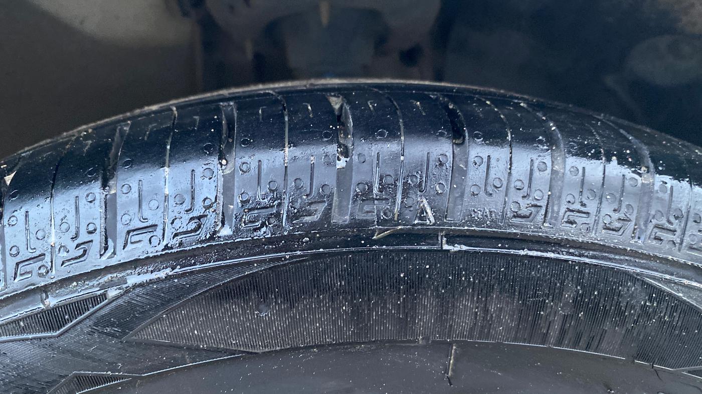 2022 Hyundai NEW I20 Sportz 1.2 IVT, Petrol, Automatic, 20,494 km, Right Front Tyre Tread