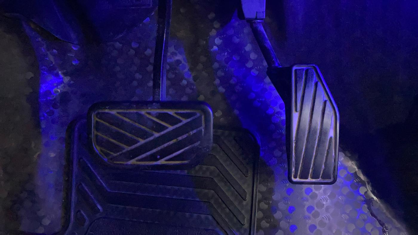 2021 Maruti XL6 ALPHA AT, Petrol, Automatic, 53,037 km, Pedals