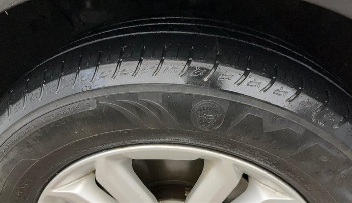 2016 Hyundai Creta SX PLUS 1.6 PETROL, Petrol, Manual, 63,878 km, Left Front Tyre Tread