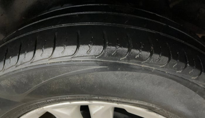 2016 Hyundai Creta SX PLUS 1.6 PETROL, Petrol, Manual, 63,878 km, Left Rear Tyre Tread