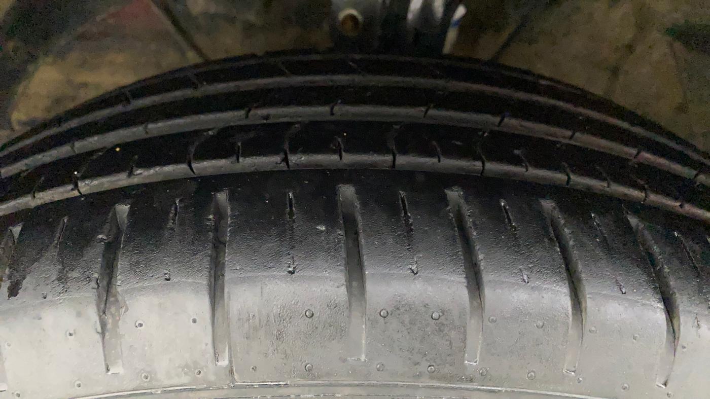 2022 Toyota Glanza V, Petrol, Manual, 41,129 km, Left Front Tyre Tread