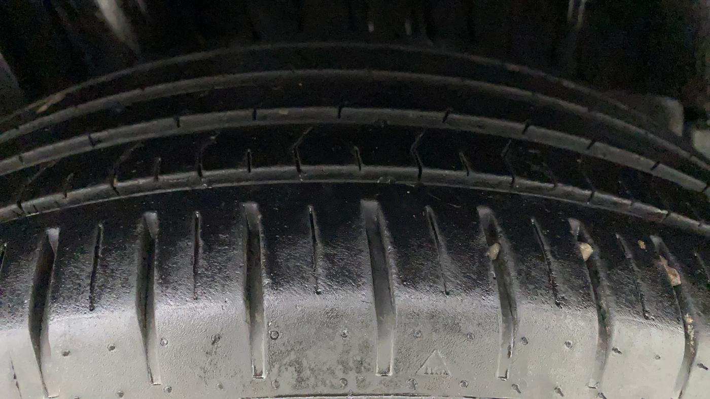 2022 Toyota Glanza V, Petrol, Manual, 41,129 km, Right Rear Tyre Tread