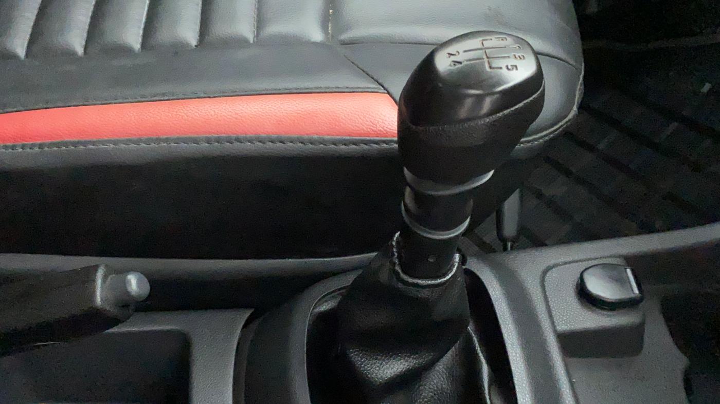 2016 Renault Kwid RXT 1.0, Petrol, Manual, 16,732 km, Gear Lever