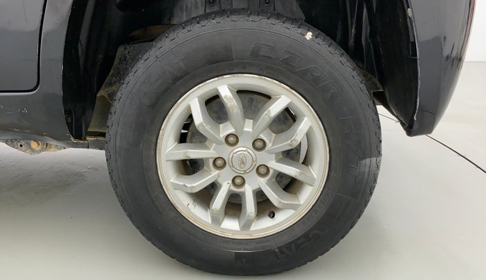 2017 Mahindra TUV300 T8, Diesel, Manual, 40,777 km, Left Rear Wheel