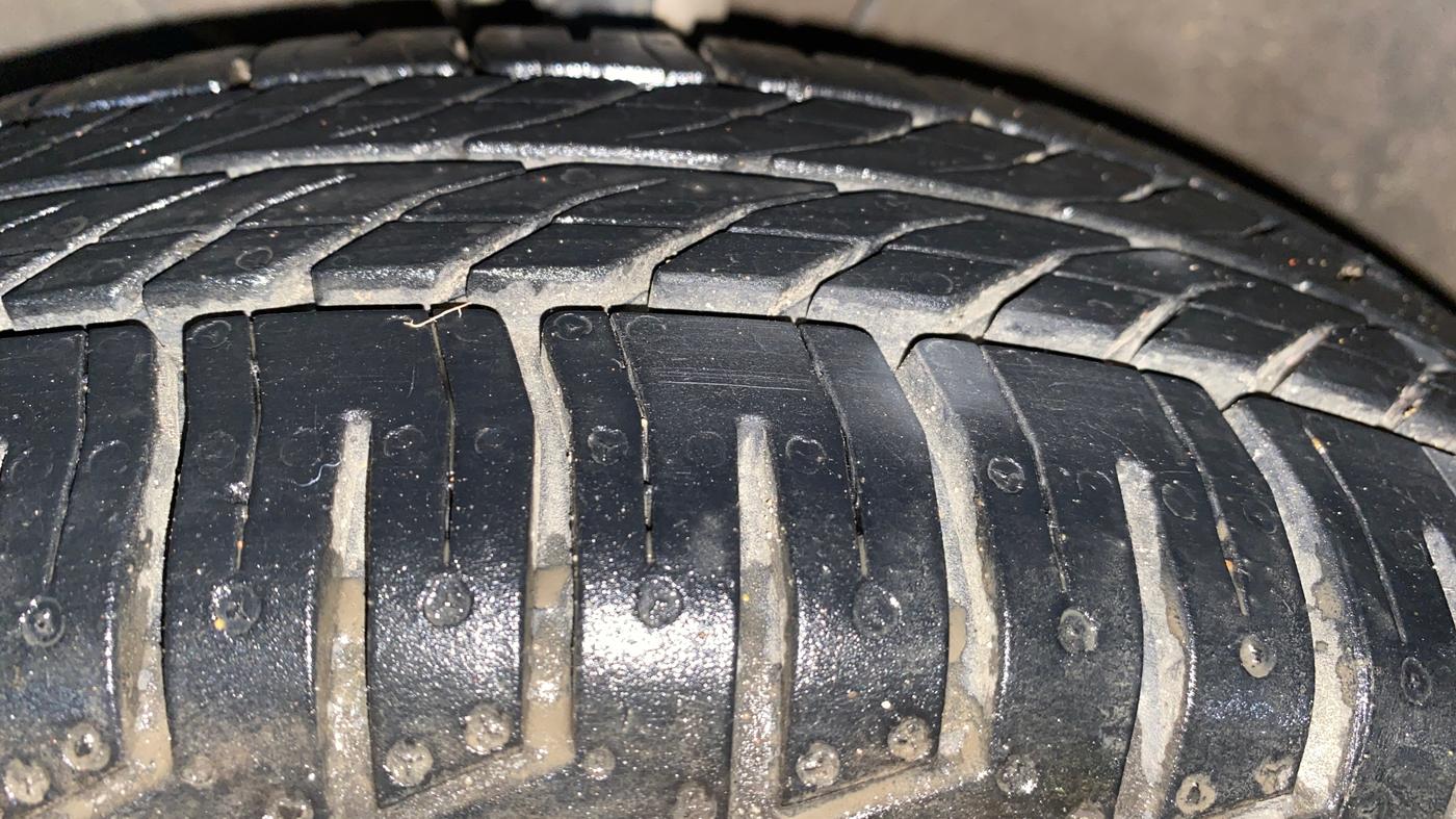 2017 Maruti Dzire VXI, Petrol, Manual, 34,408 km, Left Front Tyre Tread