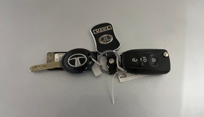 2020 Tata Tiago XZ PLUS PETROL, Petrol, Manual, 79,449 km, Key Close Up
