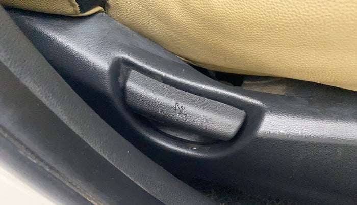 2015 Hyundai Xcent SX AT 1.2 (O), Petrol, Automatic, 89,931 km, Driver Side Adjustment Panel