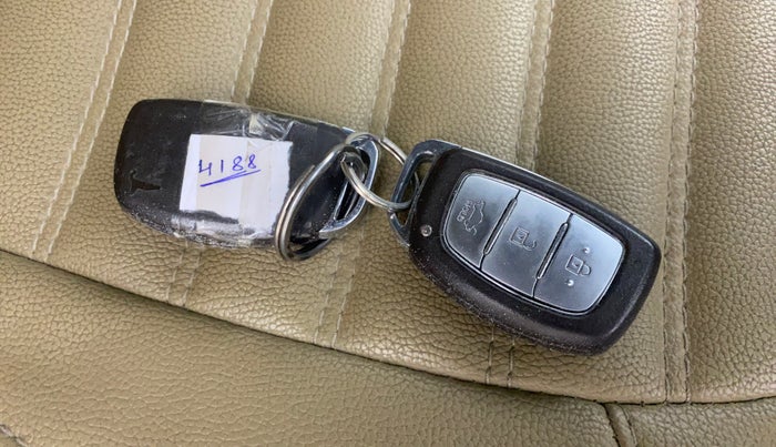 2015 Hyundai Xcent SX AT 1.2 (O), Petrol, Automatic, 89,931 km, Key Close Up