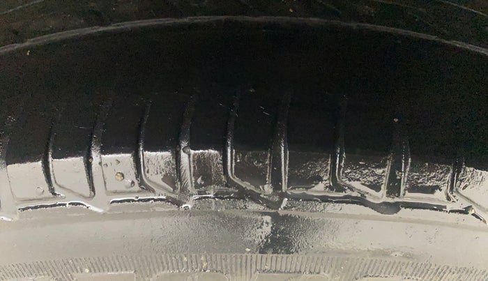 2015 Hyundai Xcent SX AT 1.2 (O), Petrol, Automatic, 89,931 km, Left Rear Tyre Tread