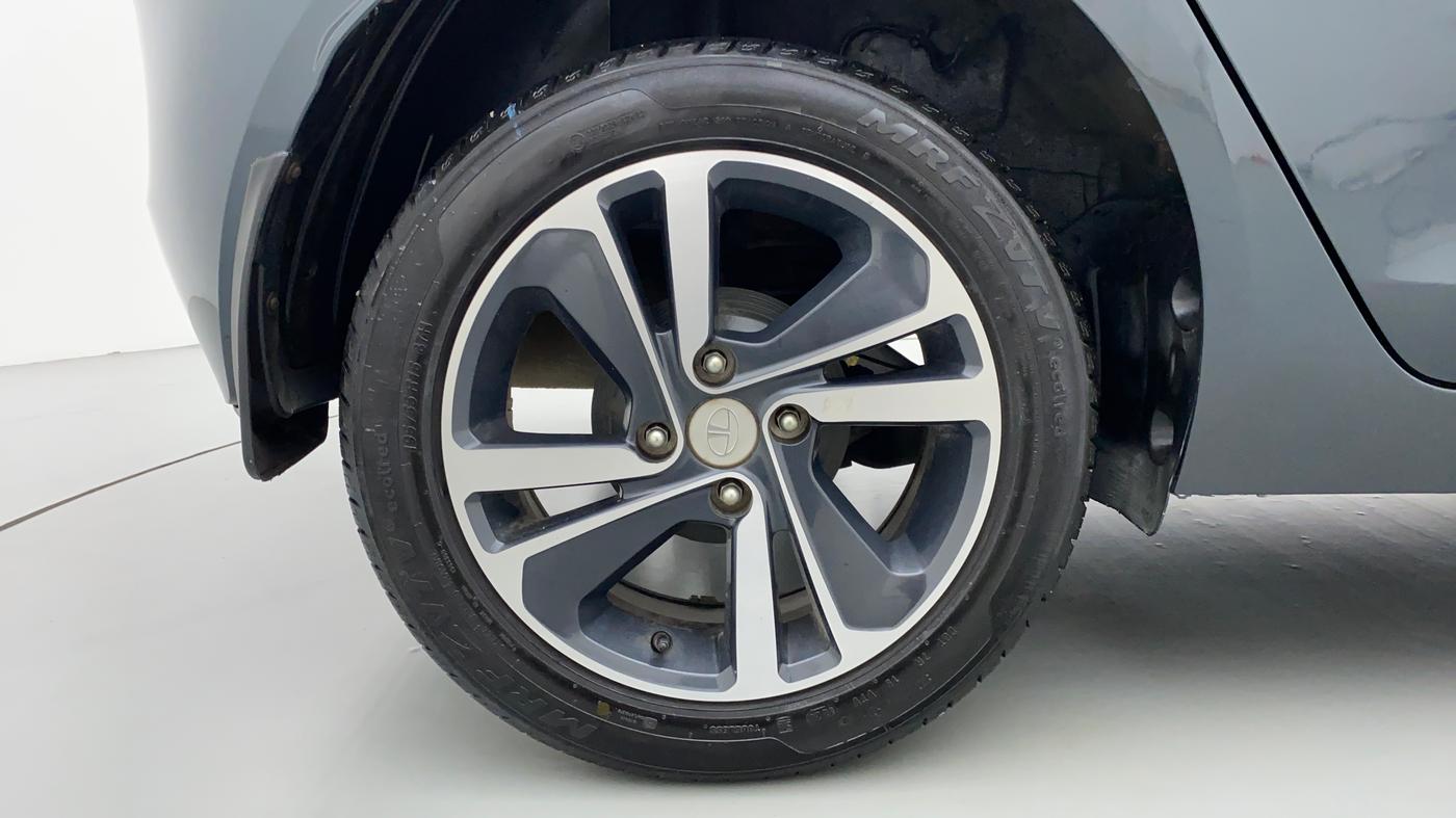 2020 Tata ALTROZ XZ 1.2, Petrol, Manual, 10,546 km, Right Rear Wheel