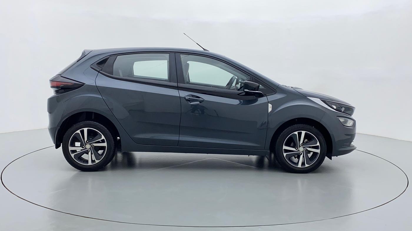 2020 Tata ALTROZ XZ 1.2, Petrol, Manual, 10,546 km, Right Side