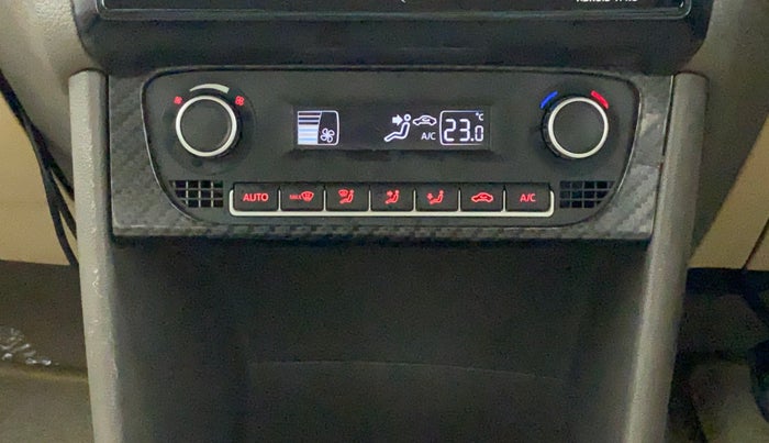 2016 Volkswagen Vento HIGHLINE 1.6 MPI, Petrol, Manual, 65,809 km, Automatic Climate Control