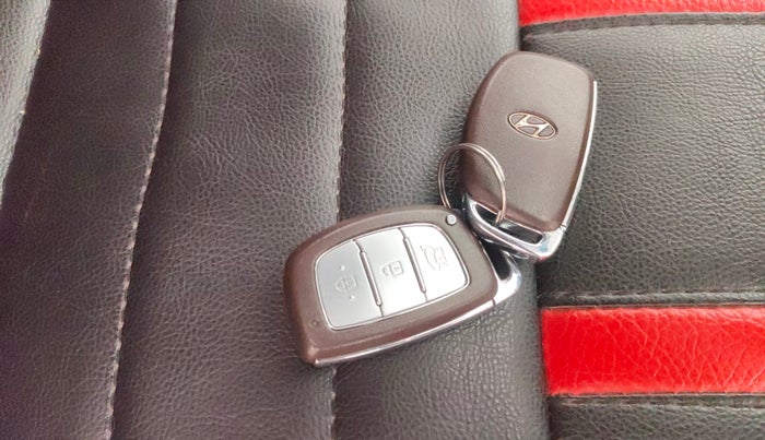 2018 Hyundai Creta SX AT 1.6 DIESEL, Diesel, Automatic, 37,135 km, Key Close Up