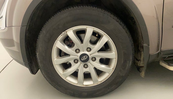 2017 Mahindra XUV500 W10 AT, Diesel, Automatic, 57,449 km, Left Front Wheel