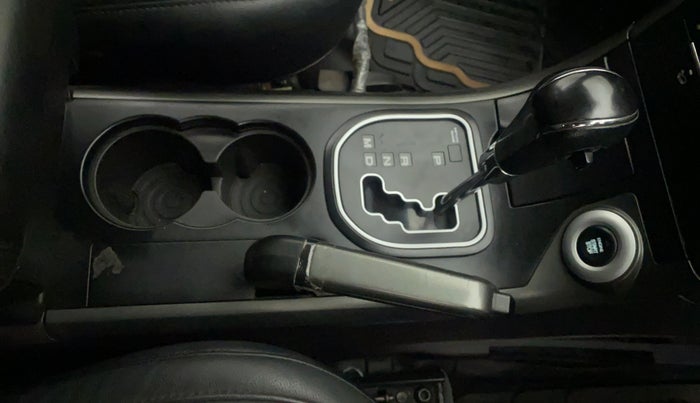 2017 Mahindra XUV500 W10 AT, Diesel, Automatic, 57,449 km, Gear Lever