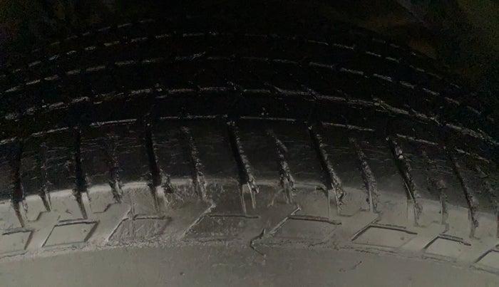 2017 Mahindra XUV500 W10 AT, Diesel, Automatic, 57,449 km, Left Front Tyre Tread