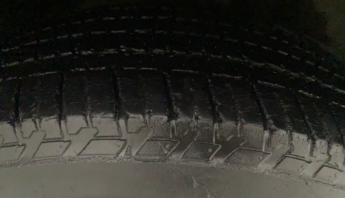 2017 Mahindra XUV500 W10 AT, Diesel, Automatic, 57,449 km, Right Rear Tyre Tread