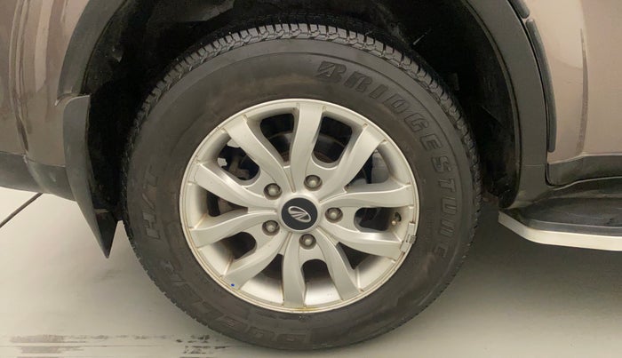2017 Mahindra XUV500 W10 AT, Diesel, Automatic, 57,449 km, Right Rear Wheel