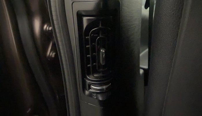 2017 Mahindra XUV500 W10 AT, Diesel, Automatic, 57,449 km, Rear AC Vents