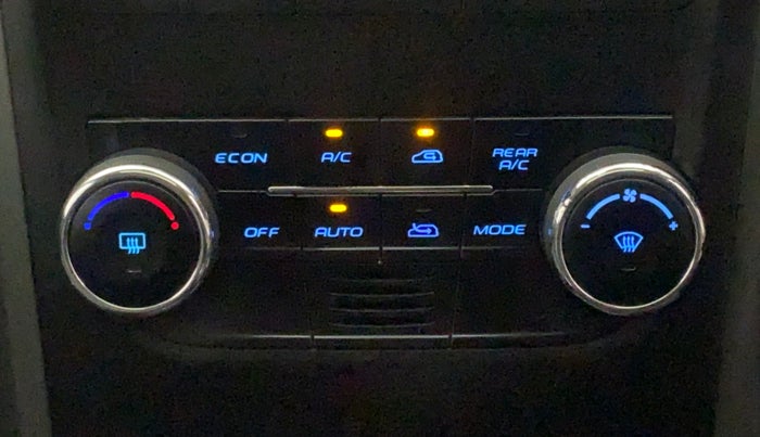 2017 Mahindra XUV500 W10 AT, Diesel, Automatic, 57,449 km, Automatic Climate Control