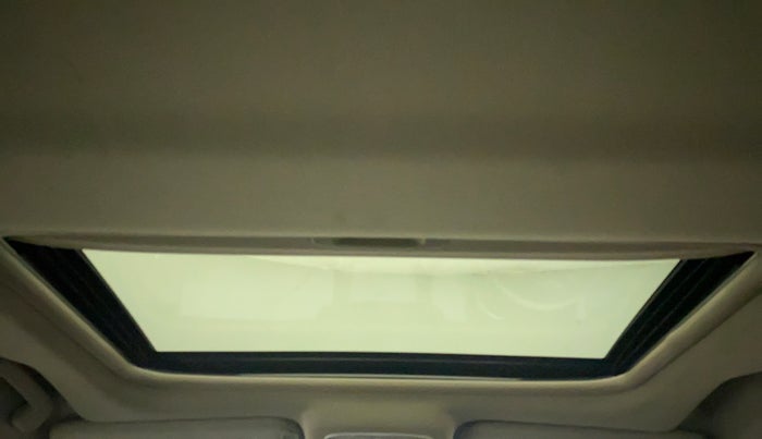2017 Mahindra XUV500 W10 AT, Diesel, Automatic, 57,449 km, Moonroof/ Sunroof