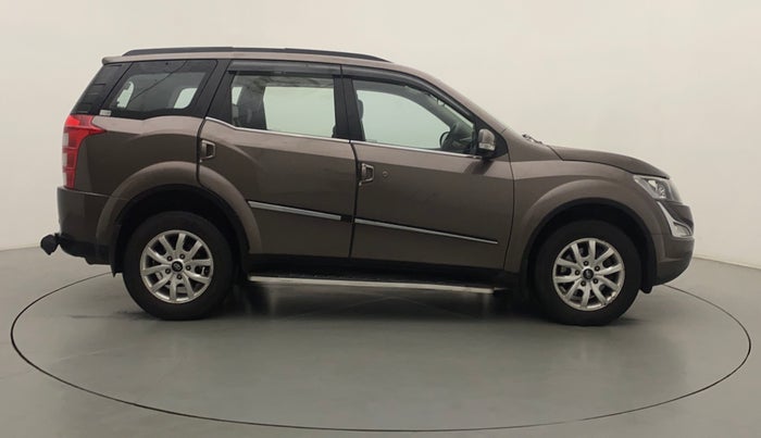 2017 Mahindra XUV500 W10 AT, Diesel, Automatic, 57,449 km, Right Side