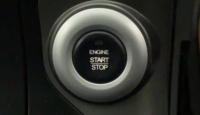 2017 Mahindra XUV500 W10 AT, Diesel, Automatic, 57,449 km, Keyless Start/ Stop Button