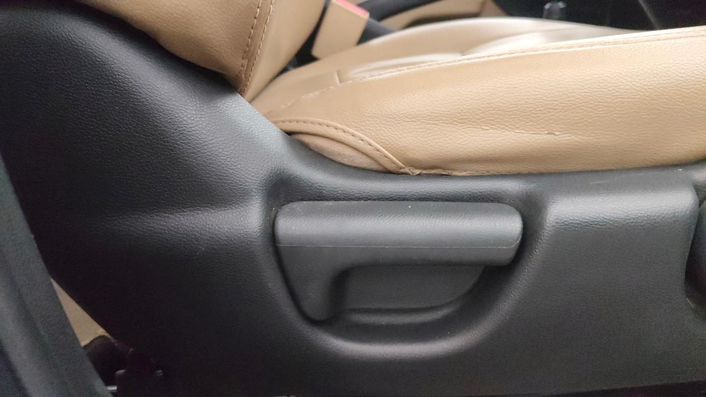 2015 Honda City 1.5L I-VTEC V MT, Petrol, Manual, 61,650 km, Driver Side Adjustment Panel
