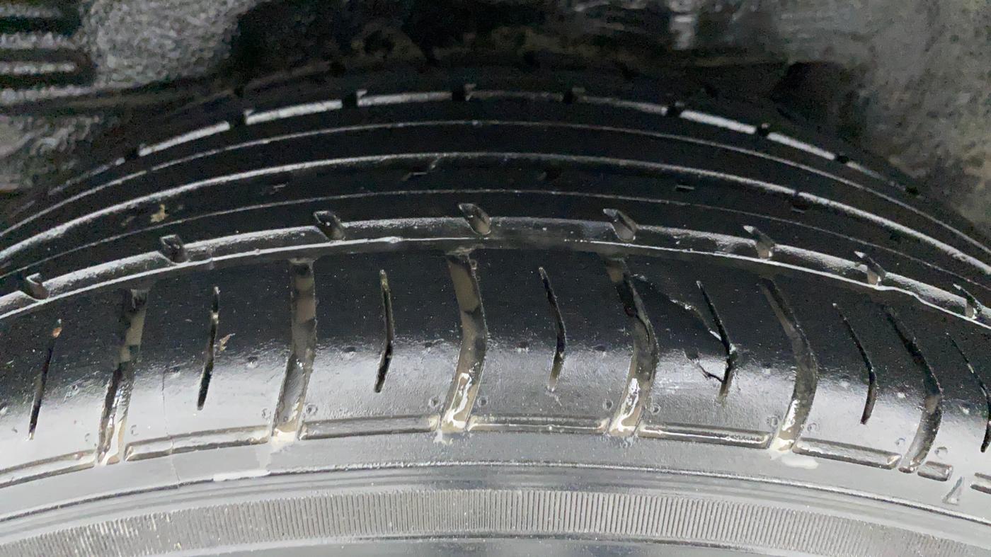 2014 Toyota Corolla Altis VL AT, Petrol, Automatic, 89,959 km, Right Rear Tyre Tread