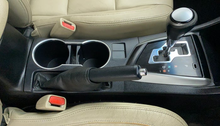 2014 Toyota Corolla Altis VL AT, Petrol, Automatic, 89,959 km, Gear Lever