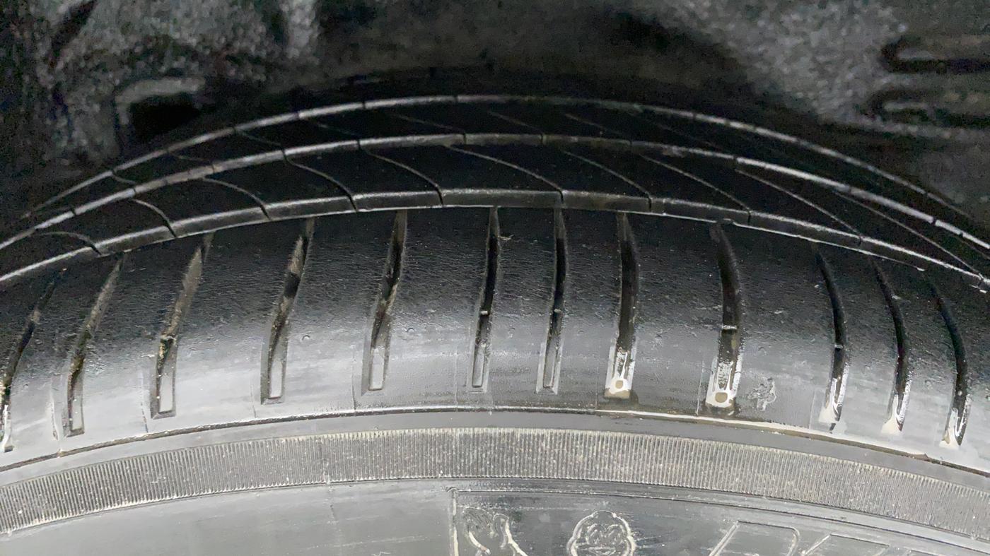 2014 Toyota Corolla Altis VL AT, Petrol, Automatic, 89,959 km, Left Rear Tyre Tread