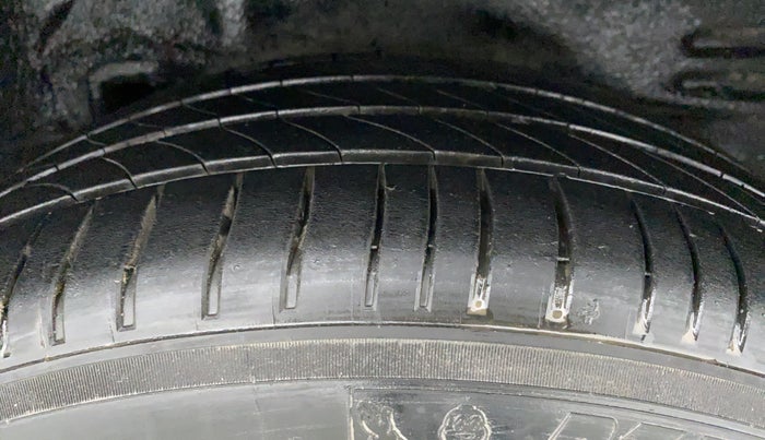 2014 Toyota Corolla Altis VL AT, Petrol, Automatic, 89,959 km, Left Rear Tyre Tread