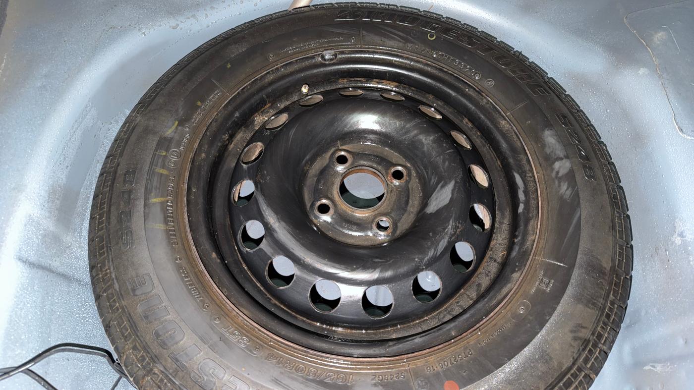 2015 Maruti Swift Dzire VXI, Petrol, Manual, 71,073 km, Spare Tyre