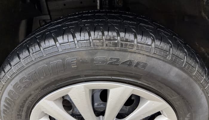 2015 Maruti Swift Dzire VXI, Petrol, Manual, 71,073 km, Left Front Tyre Tread