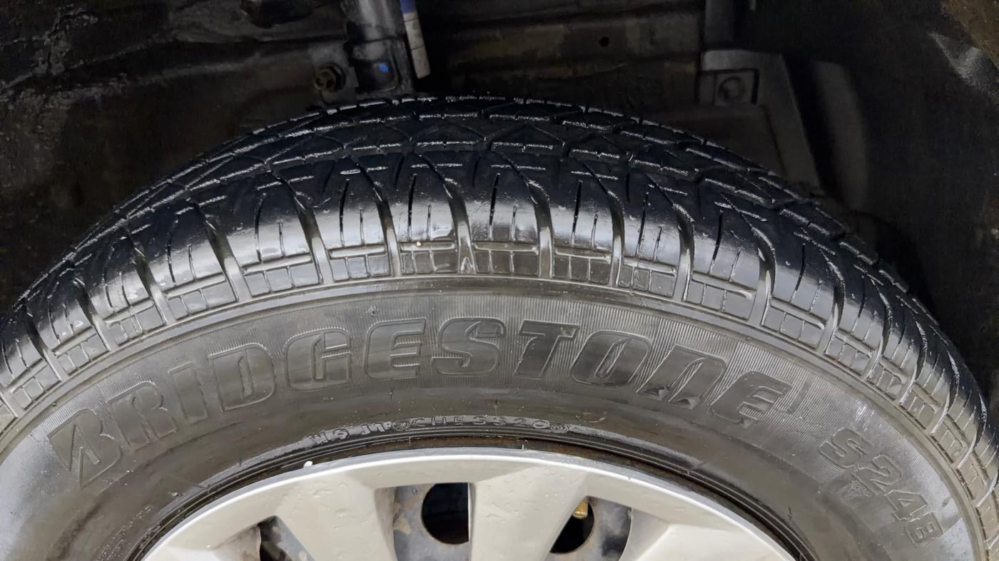 2015 Maruti Swift Dzire VXI, Petrol, Manual, 71,073 km, Right Front Tyre Tread