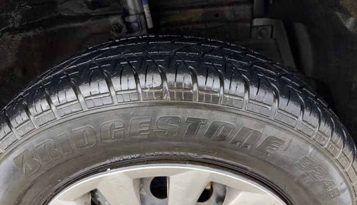 2015 Maruti Swift Dzire VXI, Petrol, Manual, 71,073 km, Right Front Tyre Tread