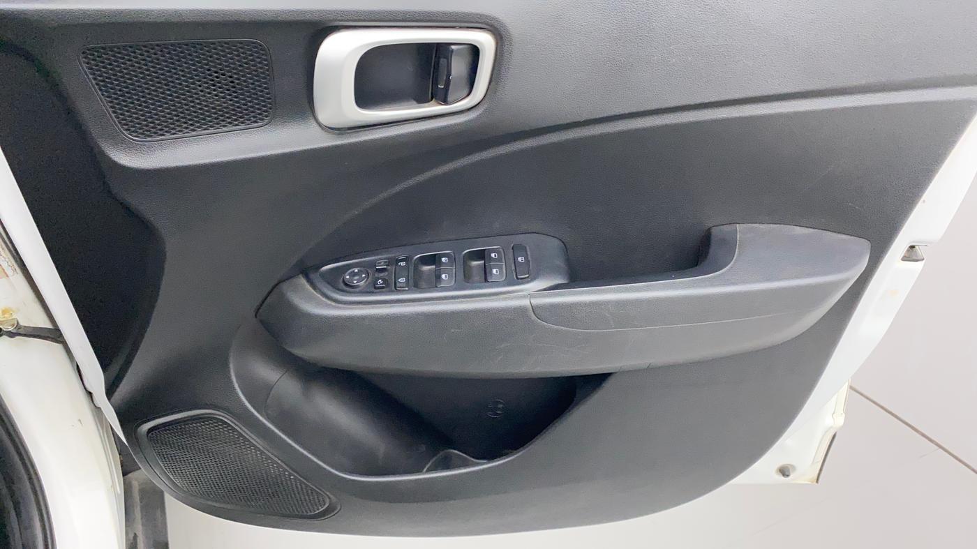 2019 Hyundai VENUE SX 1.0 TURBO, Petrol, Manual, 44,039 km, Driver Side Door Panels Control