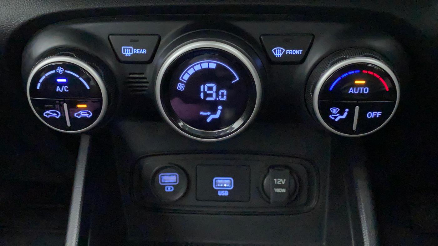 2019 Hyundai VENUE SX 1.0 TURBO, Petrol, Manual, 44,039 km, Automatic Climate Control
