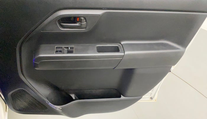 2019 Maruti New Wagon-R LXI CNG 1.0, CNG, Manual, 68,399 km, Driver Side Door Panels Control