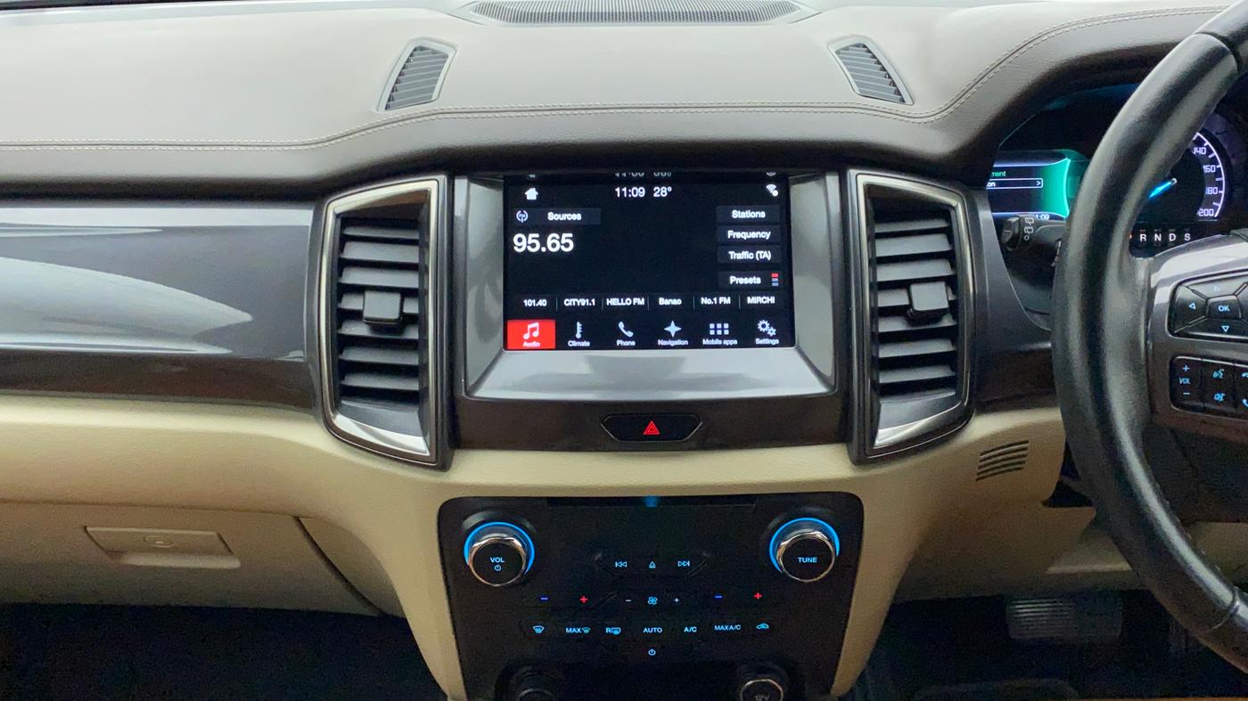 2017 Ford Endeavour 3.2l 4X4 AT Titanium, Diesel, Automatic, 39,662 km, Air Conditioner