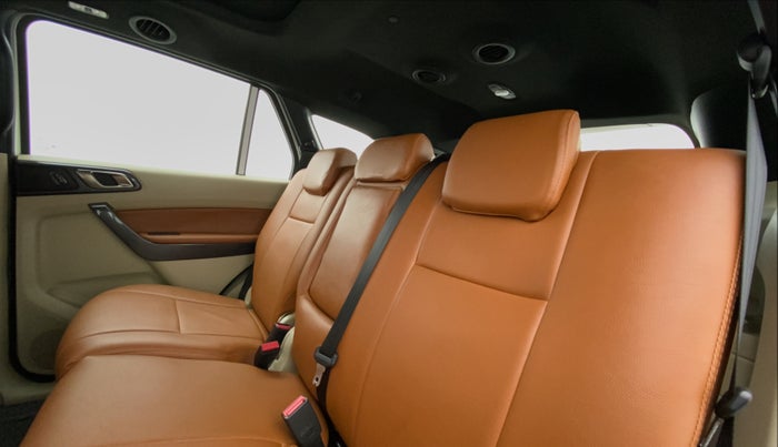 2017 Ford Endeavour 3.2l 4X4 AT Titanium, Diesel, Automatic, 39,662 km, Right Side Rear Door Cabin