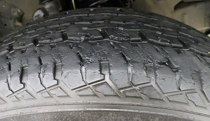 2017 Ford Endeavour 3.2l 4X4 AT Titanium, Diesel, Automatic, 39,662 km, Right Rear Tyre Tread