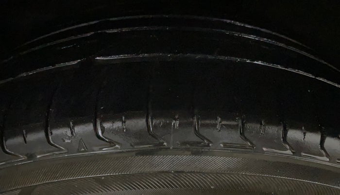 2017 Toyota Corolla Altis VL CVT PETROL, Petrol, Automatic, 99,623 km, Right Front Tyre Tread