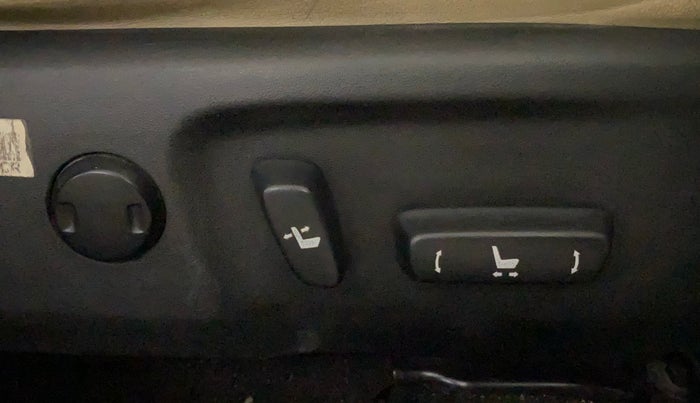2017 Toyota Corolla Altis VL CVT PETROL, Petrol, Automatic, 99,623 km, Driver Side Adjustment Panel