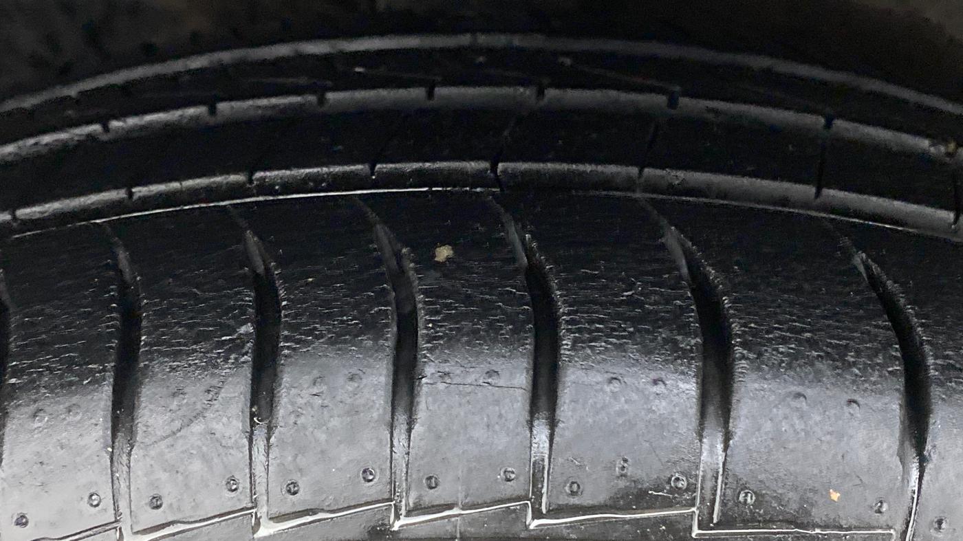 2018 Hyundai NEW SANTRO 1.1 SPORTZ MT CNG, CNG, Manual, 40,067 km, Right Rear Tyre Tread